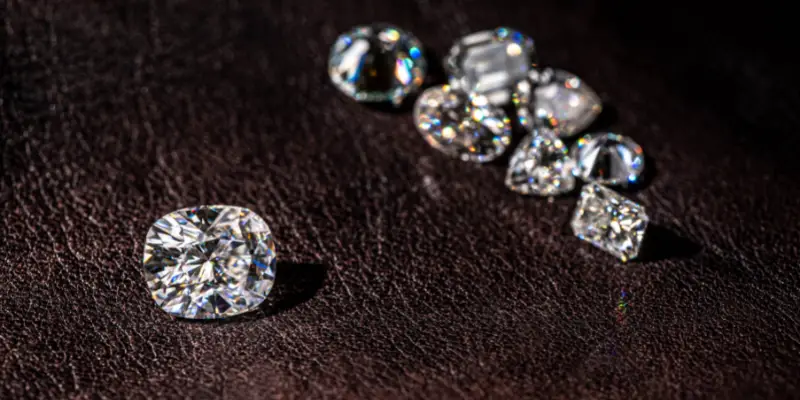 Read more about the article What Are Brilliance And Fire In A Diamond ? Here’s How They Work