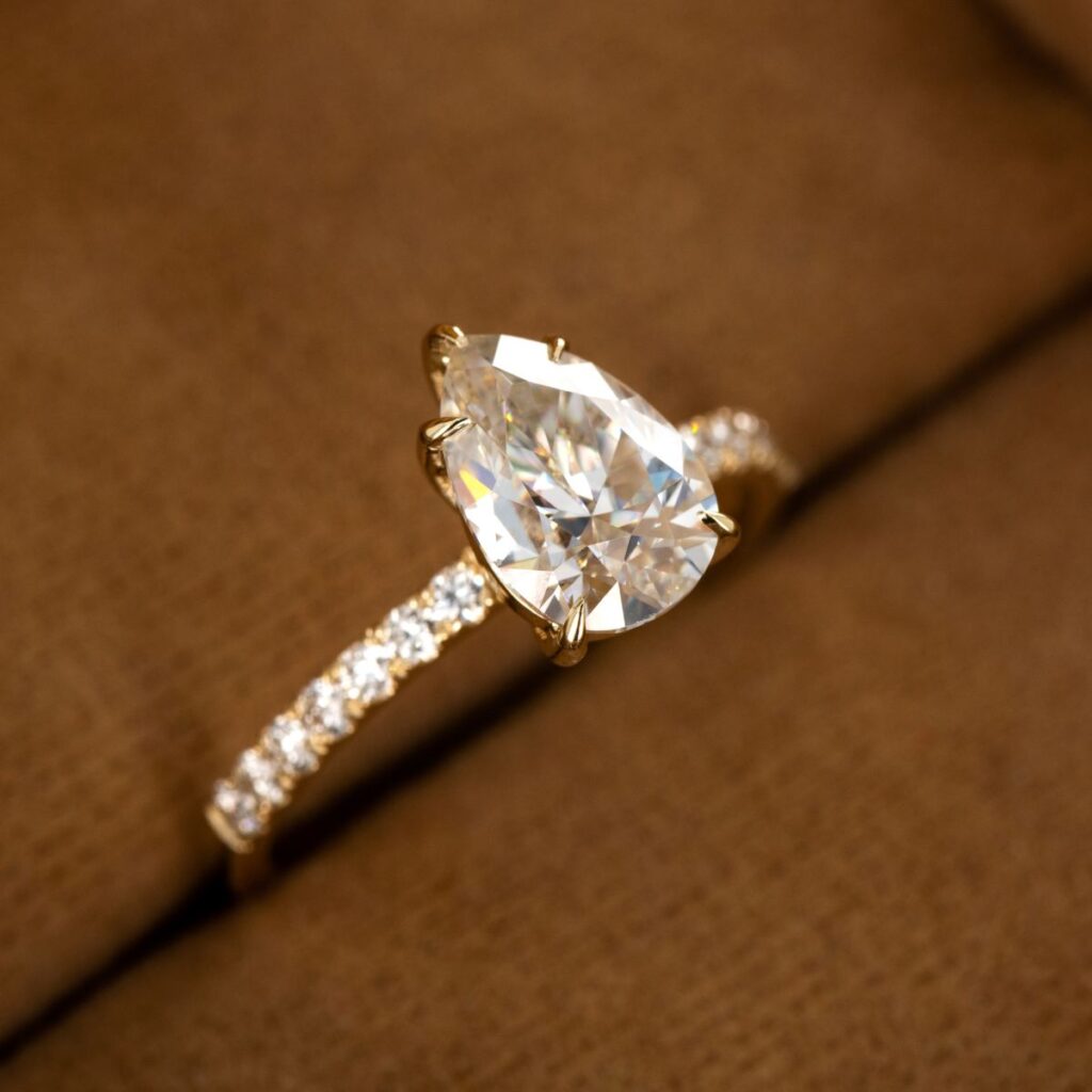 Read more about the article 32 Best Diamond Engagement Rings