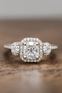Read more about the article 21 Stunning Halo Diamond Engagement Rings