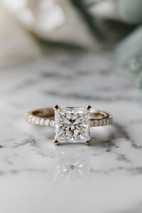 Read more about the article Our Favorite 17 Princess Cut Diamond Engagement Rings